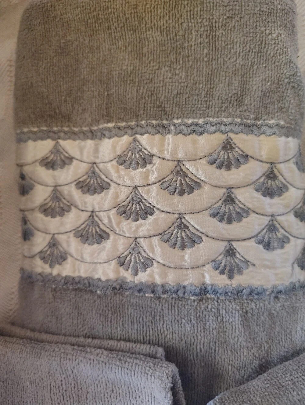 Vintage Set Of 4 Grey And White Embroidered Towels 1980's